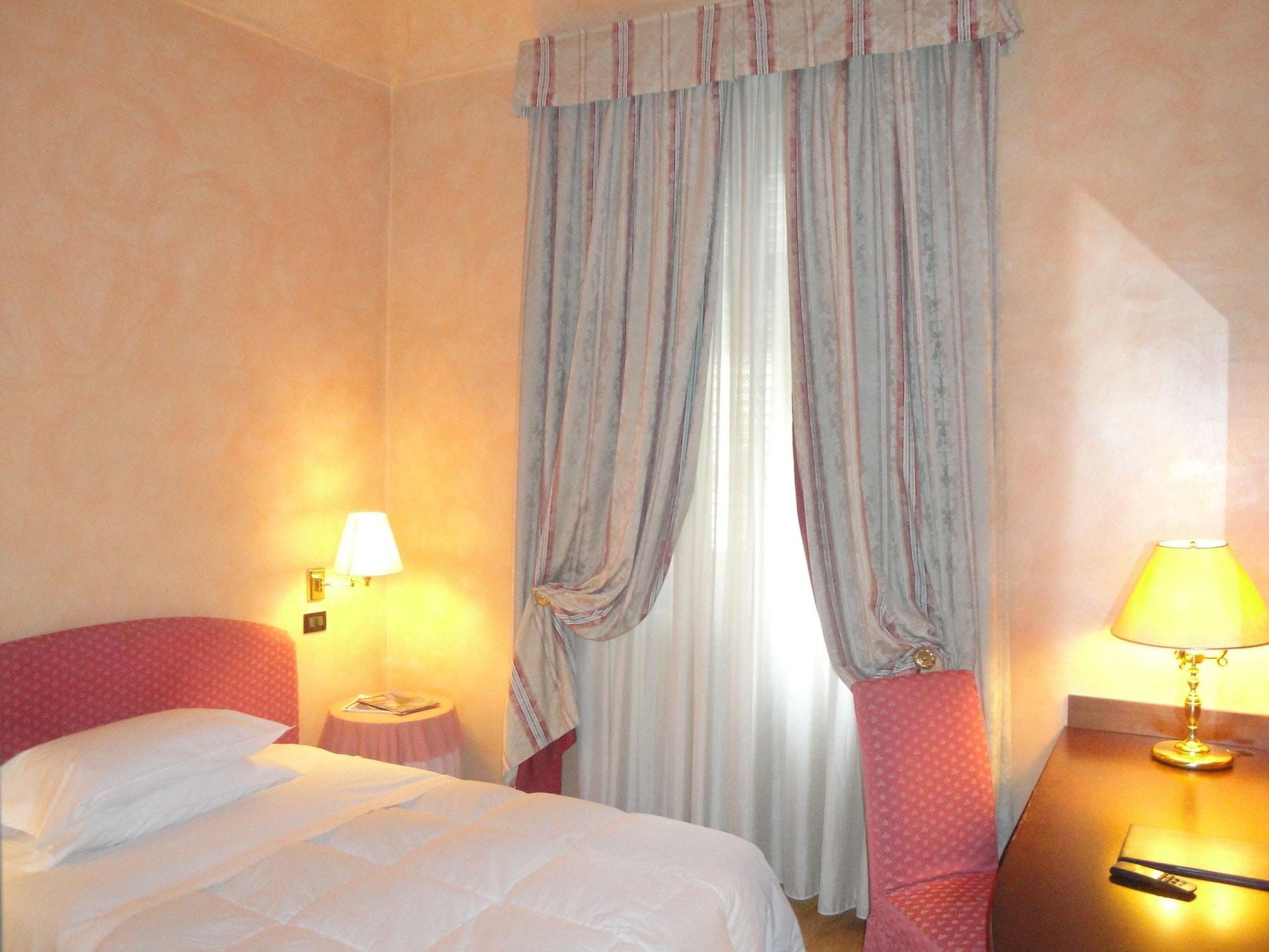 Hotel Due Mondi Турин Экстерьер фото